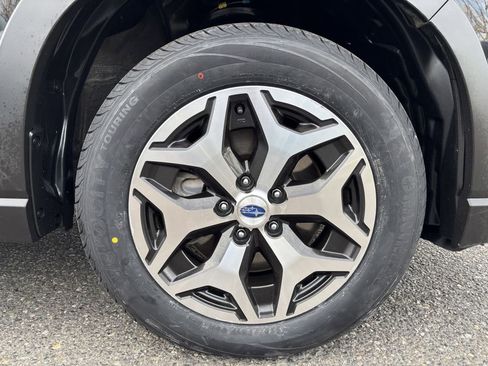 Used 2020 Subaru Forester Premium image 9