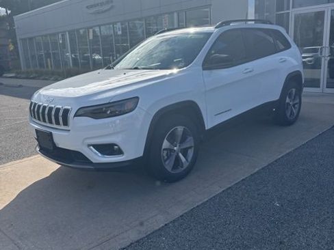 Certified 2022 Jeep Cherokee Limited image 3