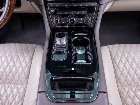 Used 2017 Jaguar XJ L Portfolio image 28