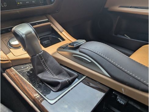 Used 2016 Lexus ES 350 w/ Luxury Package w/Wood Trim FWD image 24