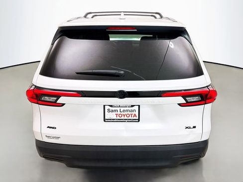 Used 2024 Toyota Grand Highlander XLE image 6