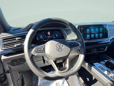 New 2026 Volkswagen Atlas Cross Sport SE image 13