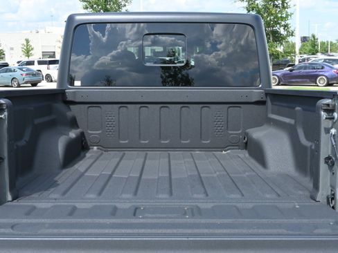 Used 2021 Jeep Gladiator Sport AWD/4WD image 38