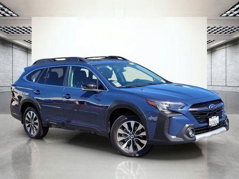 Used 2023 Subaru Outback Limited AWD/4WD image 2