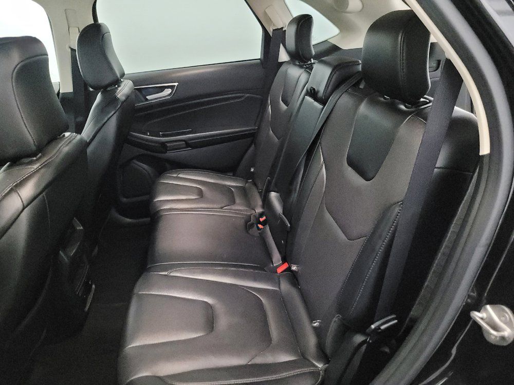 Used 2020 Ford Edge Titanium w/ Equipment Group 301A AWD/4WD image 18