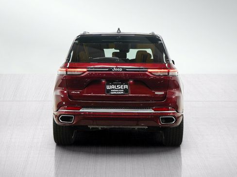 Used 2023 Jeep Grand Cherokee Summit AWD/4WD image 4
