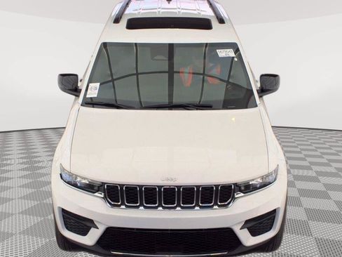 Used 2024 Jeep Grand Cherokee Laredo X RWD image 20