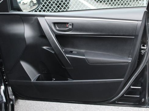 Used 2014 Toyota Corolla L image 17