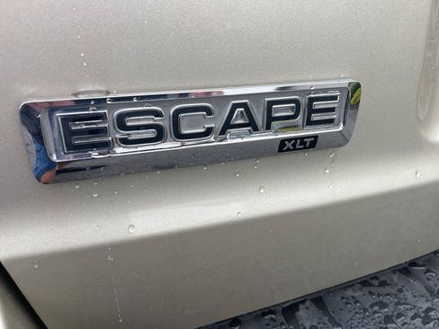 Used 2011 Ford Escape XLT w/ 202A Rapid Spec Order Code FWD image 11
