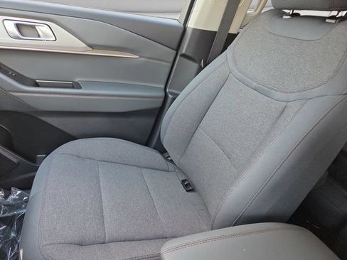 New 2026 Ford Explorer Active AWD/4WD image 12