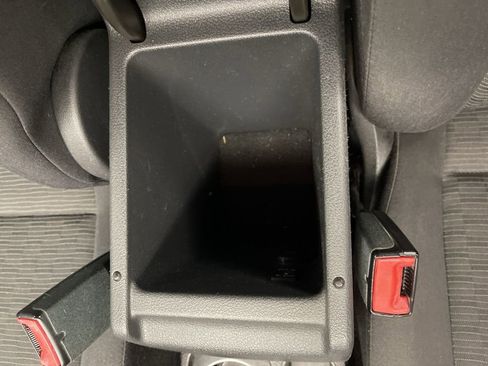 Used 2014 Volkswagen Tiguan S image 11