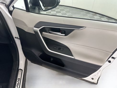 Used 2019 Toyota RAV4 XLE w/ All Weather Liner Package AWD/4WD image 32