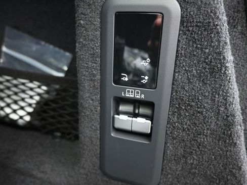 New 2026 Land Rover Range Rover Sport SE AWD/4WD image 15