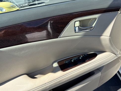 Used 2010 Toyota Avalon XLS image 13