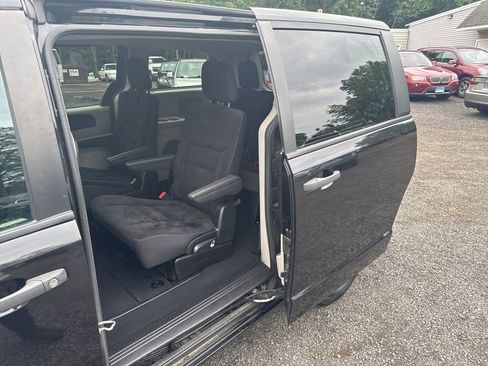 Used 2019 Dodge Grand Caravan SE image 38