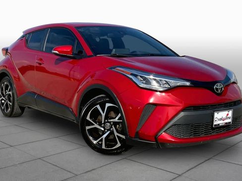 Used 2020 Toyota C-HR XLE FWD image 3