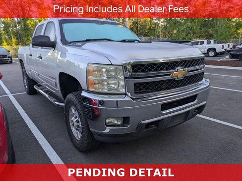 Used 2011 Chevrolet Silverado 2500 LT w/ Interior Plus Package AWD/4WD image 1