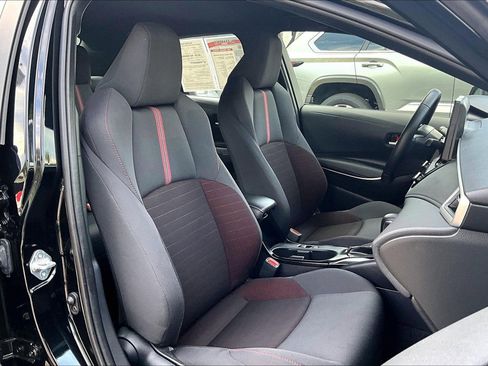 Used 2025 Toyota Corolla SE AWD/4WD image 7