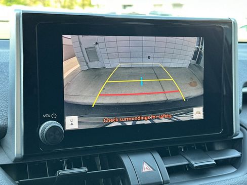 Certified 2023 Toyota RAV4 LE AWD/4WD image 19