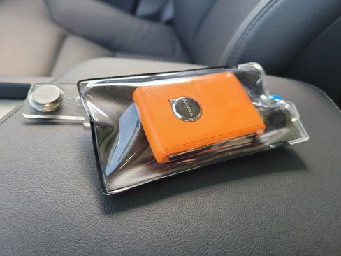 Used 2025 Volvo XC60 B5 Plus image 32