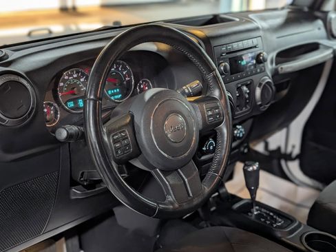 Used 2018 Jeep Wrangler Unlimited Sport S image 10