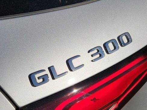 Used 2024 Mercedes-Benz GLC 300 4MATIC image 9