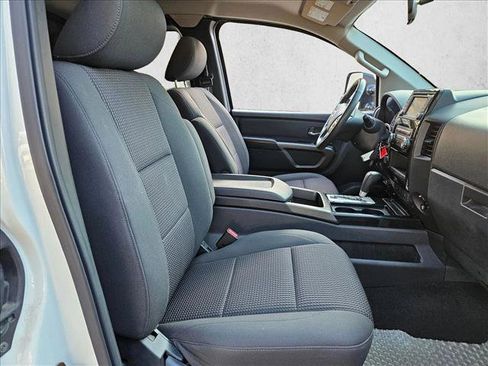Used 2015 Nissan Titan SV w/ SV Value Truck Package AWD/4WD image 16