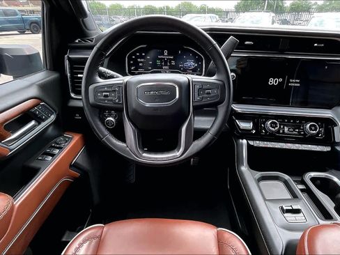 Used 2025 GMC Sierra 3500 Denali Ultimate AWD/4WD image 6