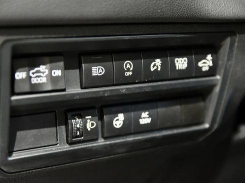 Used 2022 Toyota Tundra Limited w/ Power Package AWD/4WD image 15