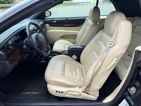 Used 2002 Chrysler Sebring Limited FWD image 20