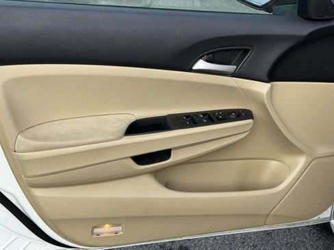 Used 2011 Honda Accord LX-P image 23