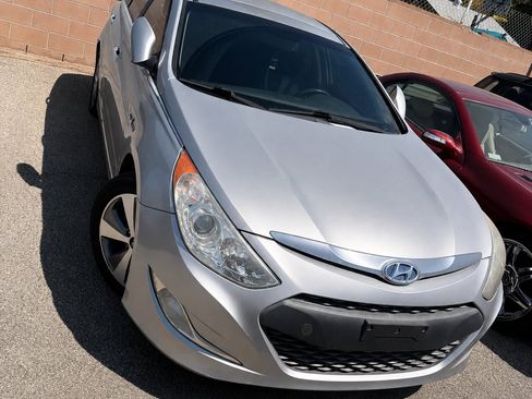 Used 2012 Hyundai Sonata Hybrid w/ Ultimate Pkg FWD image 1