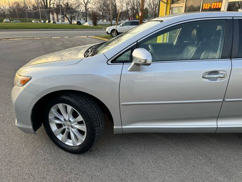 Used 2013 Toyota Venza XLE image 4