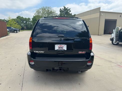Used 2005 GMC Envoy Denali RWD image 3