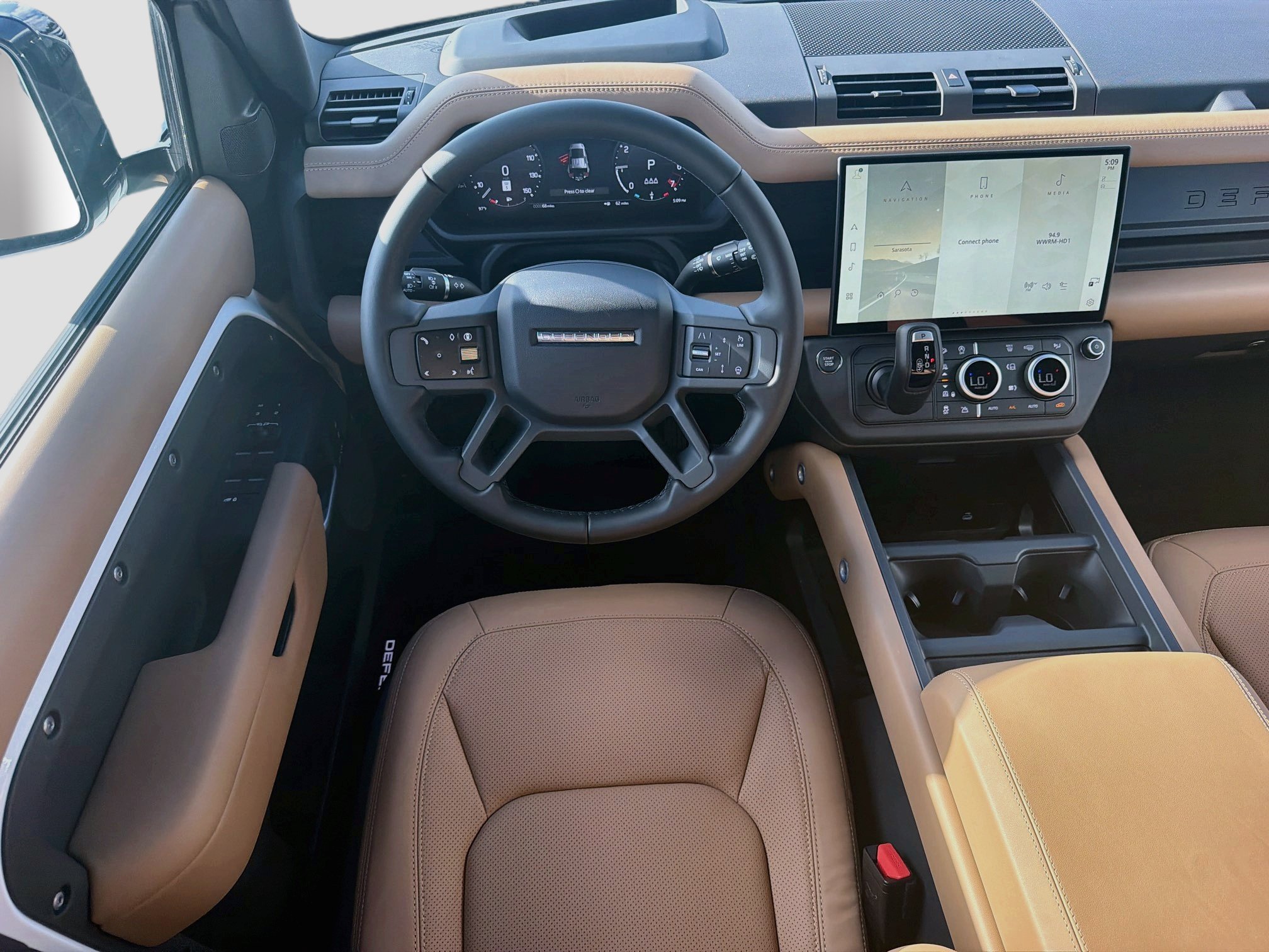 New 2026 Land Rover Defender 110 X-Dynamic SE AWD/4WD image 17