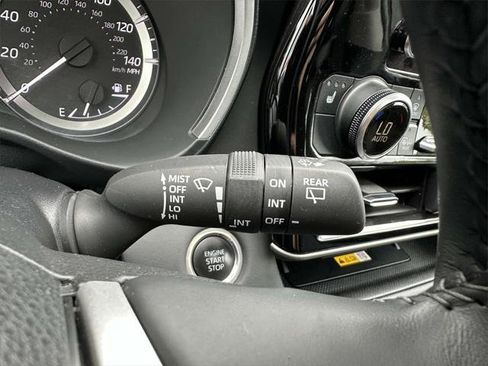 Certified 2024 Toyota Highlander XLE AWD/4WD image 9