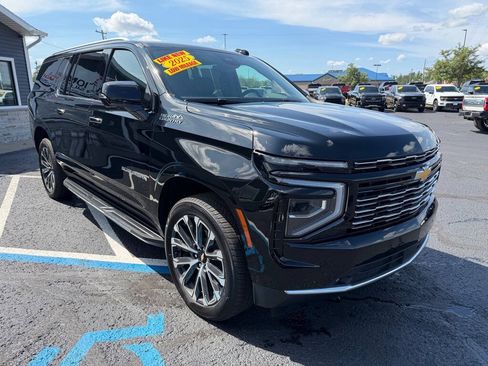 Used 2025 Chevrolet Suburban High Country AWD/4WD image 7