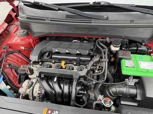 Used 2021 Hyundai Venue SE image 23