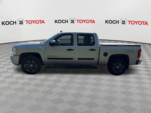 Used 2011 Chevrolet Silverado 1500 LT w/ All-Star Edition AWD/4WD image 4
