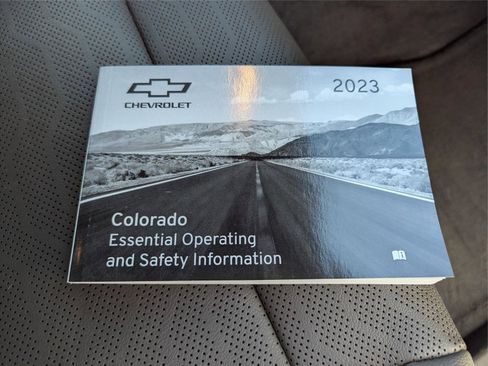 Used 2023 Chevrolet Colorado ZR2 w/ ZR2 Convenience Package III image 37