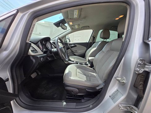 Used 2013 Buick Verano FWD image 22