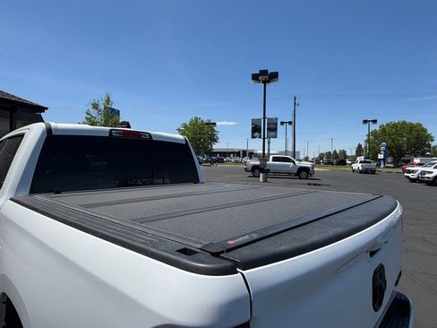 Used 2022 RAM 1500 Big Horn AWD/4WD image 5
