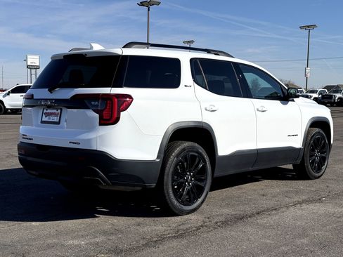 Used 2023 GMC Acadia SLT w/ Elevation Edition image 3