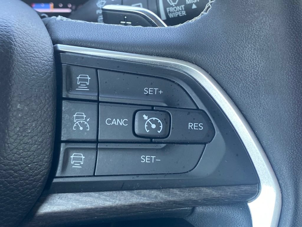 Used 2023 Jeep Grand Cherokee L Limited w/ Luxury Tech Group II AWD/4WD image 15