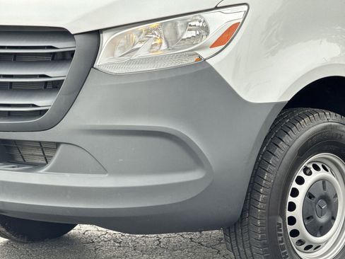 Used 2025 Mercedes-Benz Sprinter 2500 image 6