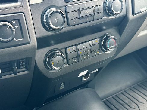 Used 2022 Ford F250 XL w/ Power Equipment Group RWD image 14