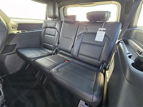 New 2025 Lincoln Navigator L Reserve w/ Jet Appearance Package image 28