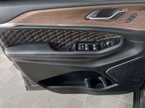 Used 2024 Jeep Grand Cherokee L Summit w/ High Altitude Package image 22