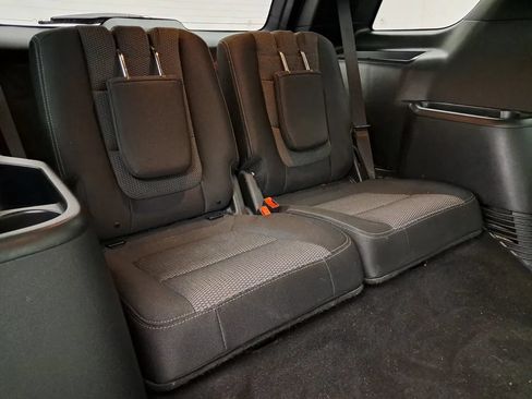 Used 2019 Ford Explorer XLT w/ Equipment Group 201A AWD/4WD image 26
