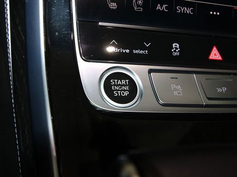 Used 2025 Audi Q7 3.0T Prestige w/ Prestige Package image 14